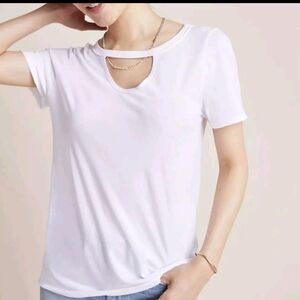T. La White Cut-out Keyhole Short Sleeve Top Size Medium Classics Basics